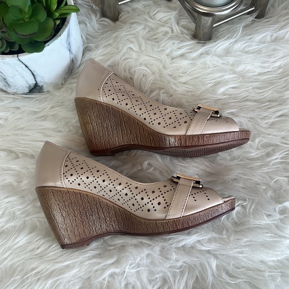 Michaela Women’s Nude/Brown Laser Cut Open Toe Wedge Sandals Size EU 37 - Picture 7 of 14